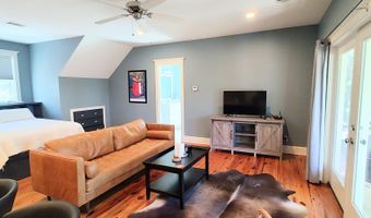 1 Bennett Point Dr A, Beaufort, SC 29907