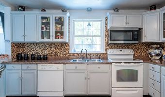 35 Boyd Ave, East Providence, RI 02914