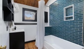 40 Charlotte Ave, North Kingstown, RI 02874
