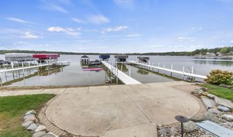 180 Lane 375 Crooked Lk, Angola, IN 46703