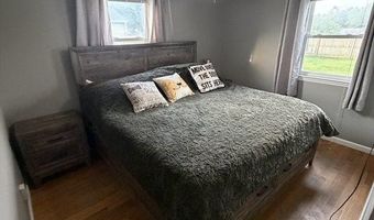 30 Vadnais St, Agawam, MA 01001