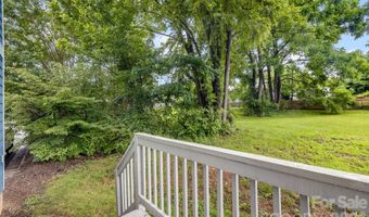 2 Cottage Cove Ln, Asheville, NC 28803