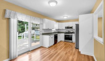 316 Seaman Ave, Beachwood, NJ 08722