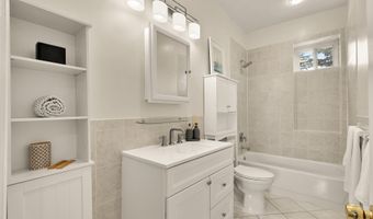 1231 FRANKLIN St NE, Washington, DC 20017