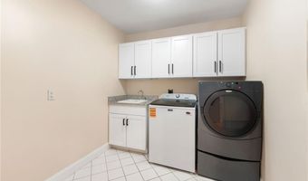 27 Eagle Dr, North Kingstown, RI 02852