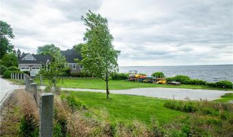 2 Cherry Ln, Bristol, RI 02809
