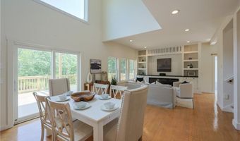 26 Old Stone Church Rd, Little Compton, RI 02837