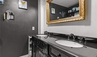 25 Water St 102, East Greenwich, RI 02818