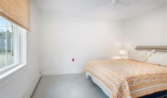 604 Thames & 4 Dixon St, Newport, RI 02840