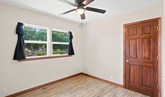 1306 Porter Ave, Aurora, MO 65605
