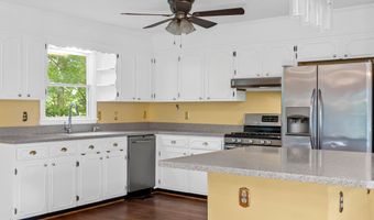 3628 S SPOTSWOOD Trl, Barboursville, VA 22923
