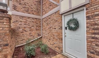 63 Sycamore Ln, Brandon, MS 39042