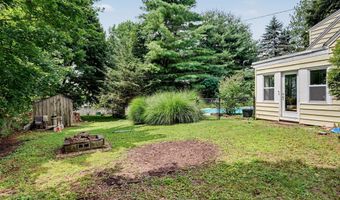 10 Crest Rd, Danbury, CT 06811