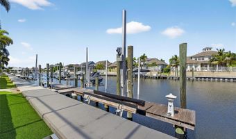 5720 TORTOISE Pl, Apollo Beach, FL 33572