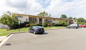 4965 AMERICANA Dr 104, Annandale, VA 22003