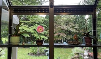 73 Oakwood St, Albany, NY 12208