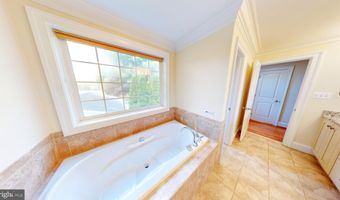 6403 EARLHAM Dr, Bethesda, MD 20817