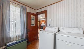 31 Monroe St, Augusta, ME 04330