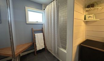 8 Main St, Bennington, NH 03442