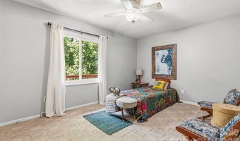 16 Canterbury Dr, Arden, NC 28704