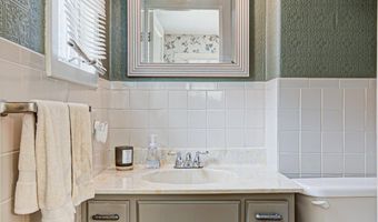 916 Audubon Pkwy, Audubon Park, KY 40213