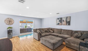 50 Yardarm Ct, Bayville, NJ 08721