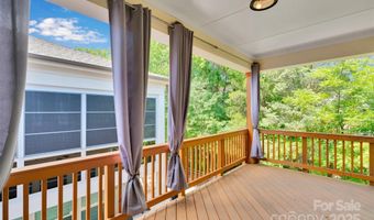 5052 Lesleewood Ct, Charlotte, NC 28226