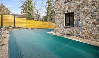 2347 S ARLINGTON RIDGE Rd, Arlington, VA 22202