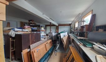92 Compton St, Belford, NJ 07718