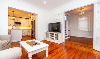 5 Gardiner St, Newport, RI 02840