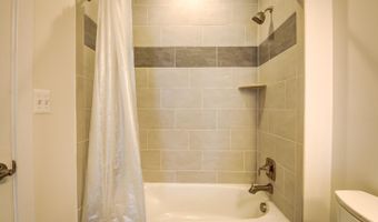 1107 S WALTER REED Dr 302, Arlington, VA 22204