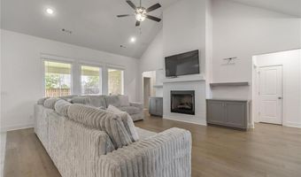 890 Clark Cir, Bentonville, AR 72713
