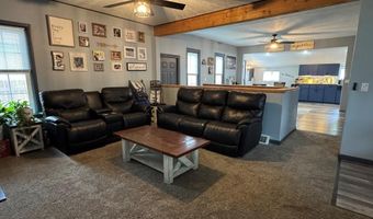 807 6th St, Aurora, NE 68818