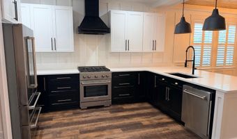 242 Leadwood St, Andrews, SC 29510