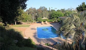 520 Woodland Hills Dr, Escondido, CA 92029