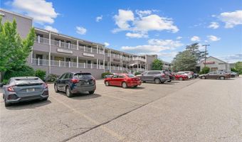 1050 Main St 24, East Greenwich, RI 02818