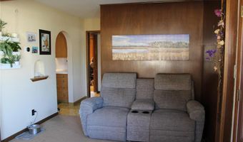 1802 10th Pl NE, Austin, MN 55912