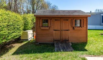 40 Campbell Cir, East Greenwich, RI 02818