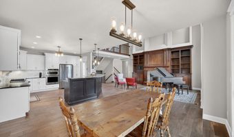 5400 Windrose Ln, Ames, IA 50014