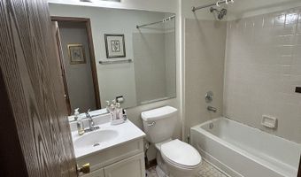 952 W Happfield Dr 2828, Arlington Heights, IL 60004