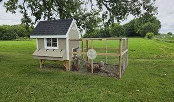 334 17th St, Ackley, IA 50601