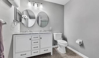 1738 Highview Circle Ct, Ballwin, MO 63021