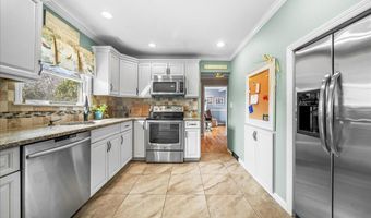 153 S Bayview Ave, Amityville, NY 11701