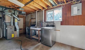 321 Fairview Ct, Ballwin, MO 63021