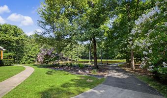 121 Peacock Rd, Barnesville, GA 30204