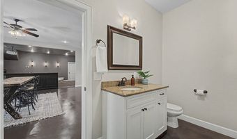 8424 Preston Trl, Bentonville, AR 72712
