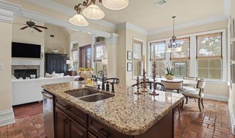 930 Caroline Dr, Biloxi, MS 39532
