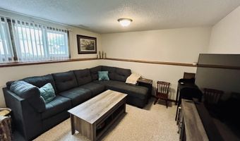 2207 SE 13th Ave, Aberdeen, SD 57401