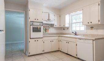 606 John Mcqueen Rd, Aberdeen, NC 28315