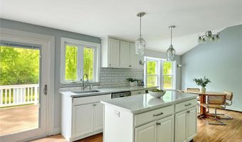 278 Sowams Rd, Barrington, RI 02806
